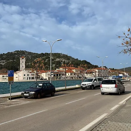 Daire 3 Istocna Gomilica Tisno