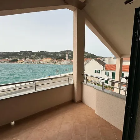 3 Istocna Gomilica *