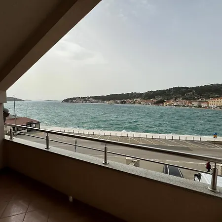 Apartment 3 Istocna Gomilica