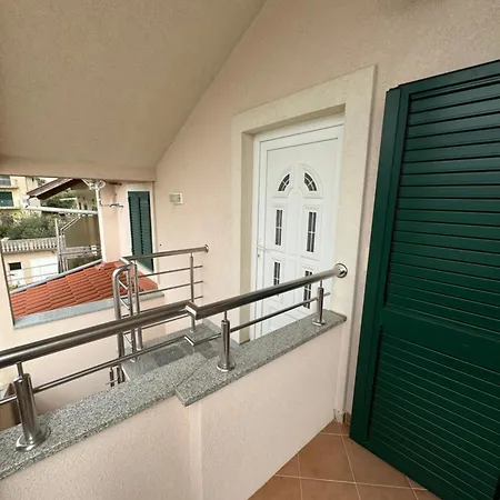 아파트 3 Istocna Gomilica