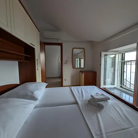 3 Istocna Gomilica *