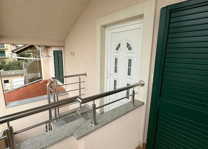 Апартаменты 3 Istocna Gomilica